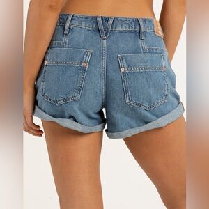 Free People We The Free Beginners Luck Slouch Shorts / Size 29